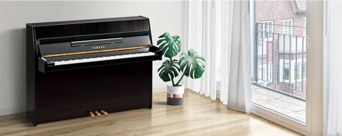 PIANO VERTICAL YAMAHA NEGRO JU109